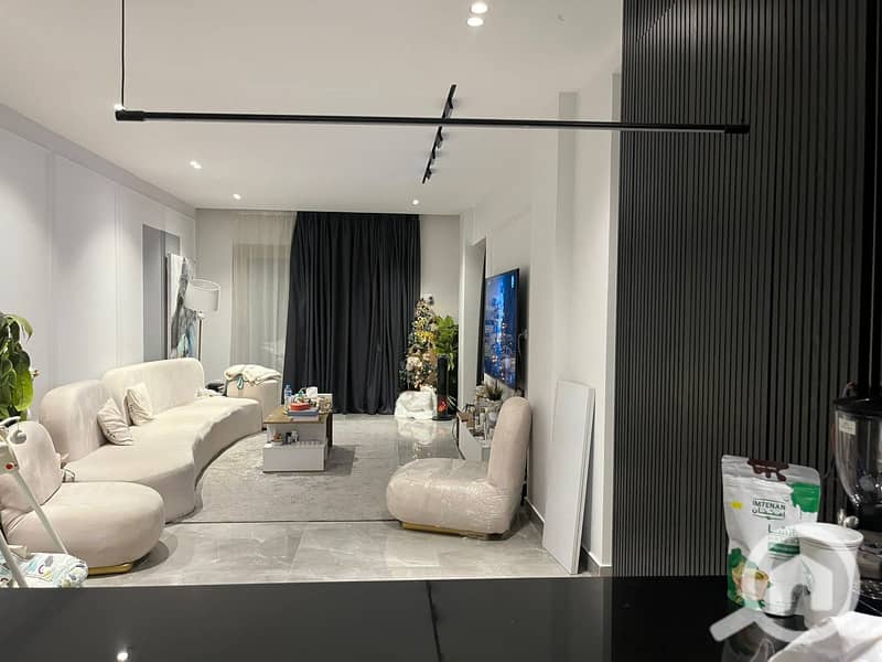 6 6fc7a746-e74e-4236-badf-6e2e7f5a57d1. jpg