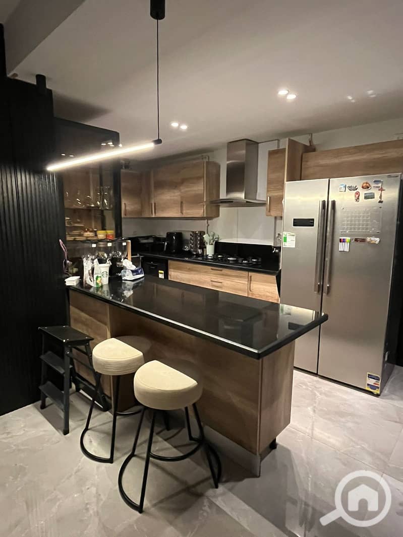 10 5567b448-1473-4427-92a2-5d70e105f22b. jpg