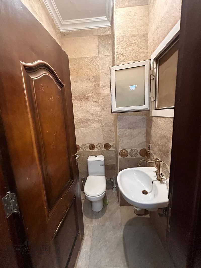 9 8417ff24-280d-4722-af05-c501ce6de0f2. jpg