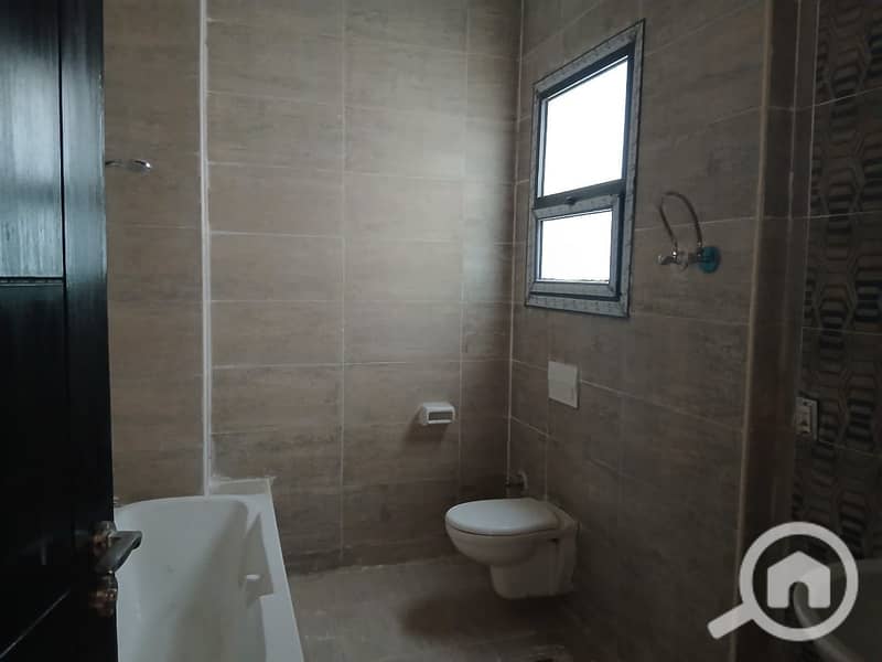 8 WhatsApp Image 2025-12-14 at 13.01. 02_4d0fd476. jpg