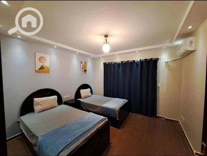 5 004a9db0-b356-4003-8132-33e1023b3052. jpg