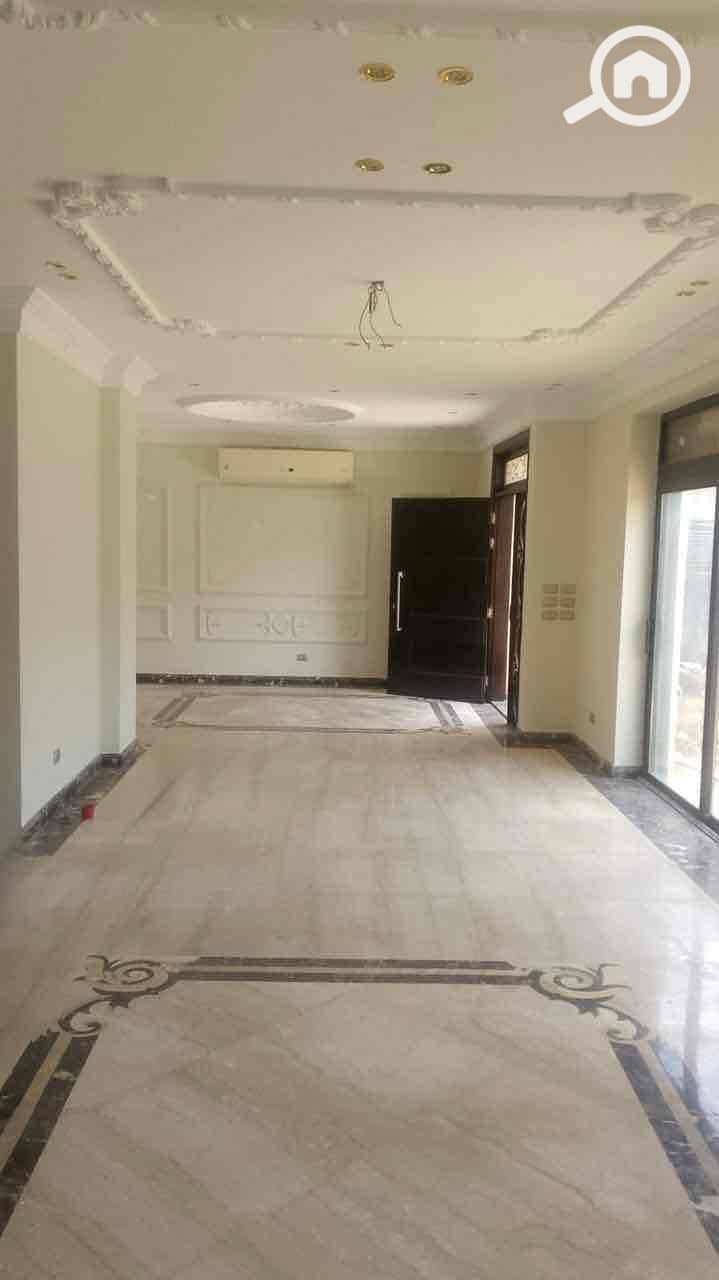 2 093a909c-541b-407a-b3f7-f5fa3b1dfae0. jpg