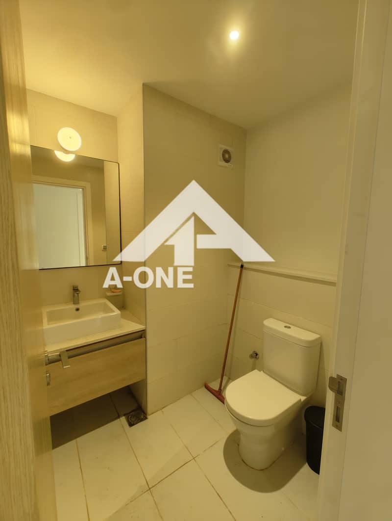 5 65ba7ad9-fec4-4e3c-8f39-8d86b02d4e8f. jpg