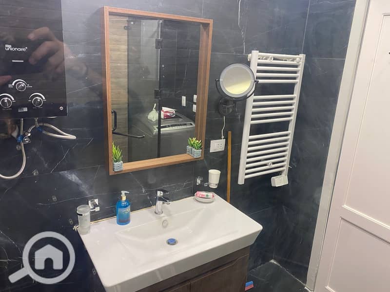 9 49d6d1f7-ebdf-46d2-a8de-fb9e54d844ad. jpeg