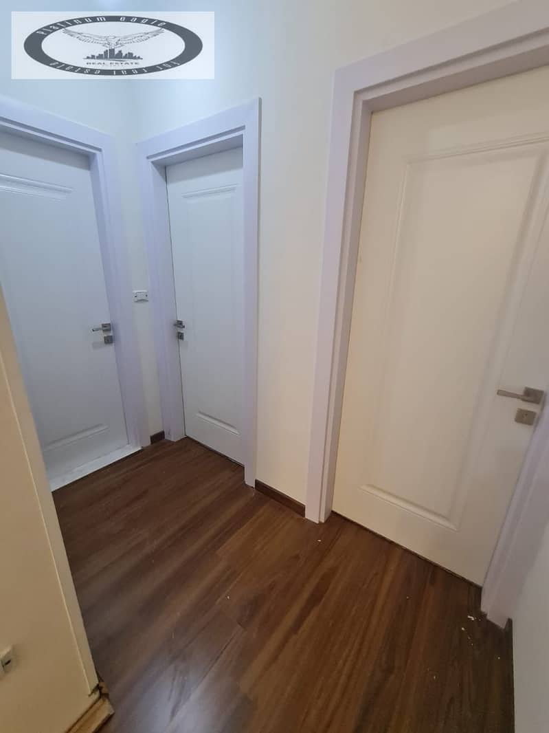 5 02ebddb4-cf32-4d09-a787-743443ed2287. jpg