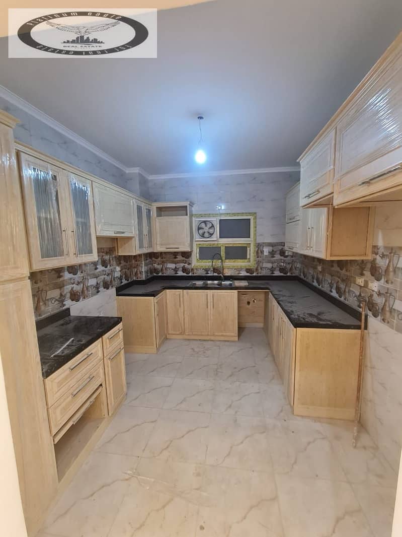 12 e24d301f-571a-4d79-9dbd-e77c135f3f34. jpg