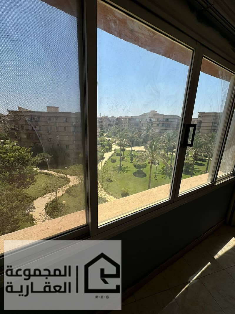 4 4b763278-7acd-4632-a1c2-e1166da5fc0a. jpg