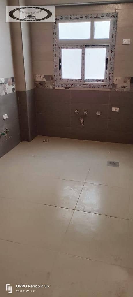 14 b6e8d32c-2c38-4421-a53c-fdc1ecd32dae. jpg