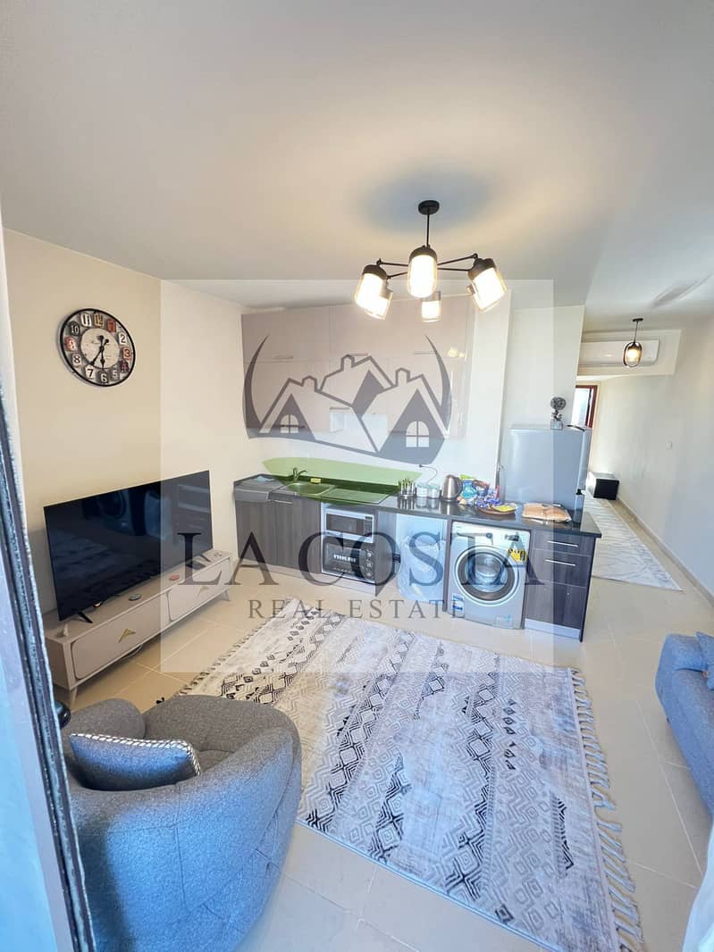 2 5a6f89b9-d1b9-4f7c-842d-f856b3663e2c. jpg