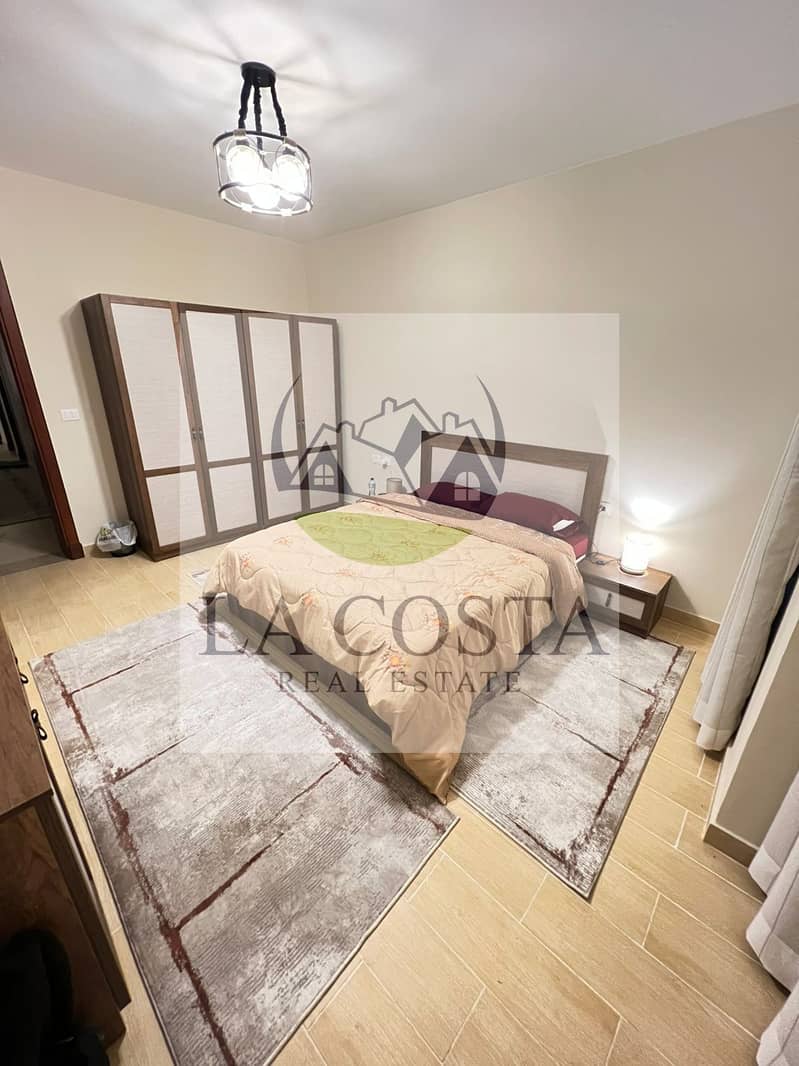 6 25922dfc-fb20-44e8-a684-2b5e678c1b00. jpg