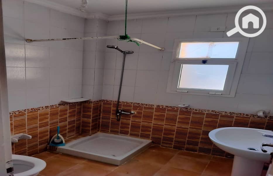 8 b681951e-ace0-4ba6-86a8-6ead43b5a848. jpeg