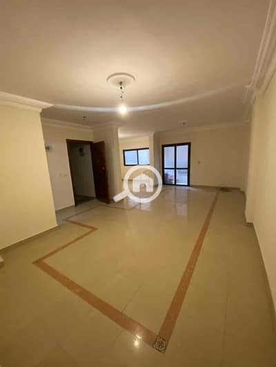 فلیٹ 3 غرف نوم للايجار في كفر عبدو، الإسكندرية - 8cf5b3c7-86b1-4928-b18d-dc5f8500d37d. jpg