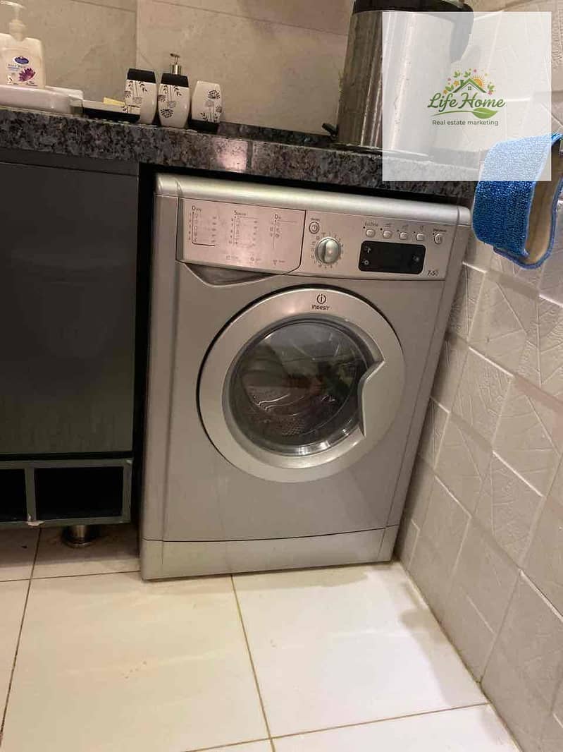 14 c56da7bc-b8bd-476d-94ca-bc9870d8e377. jpg