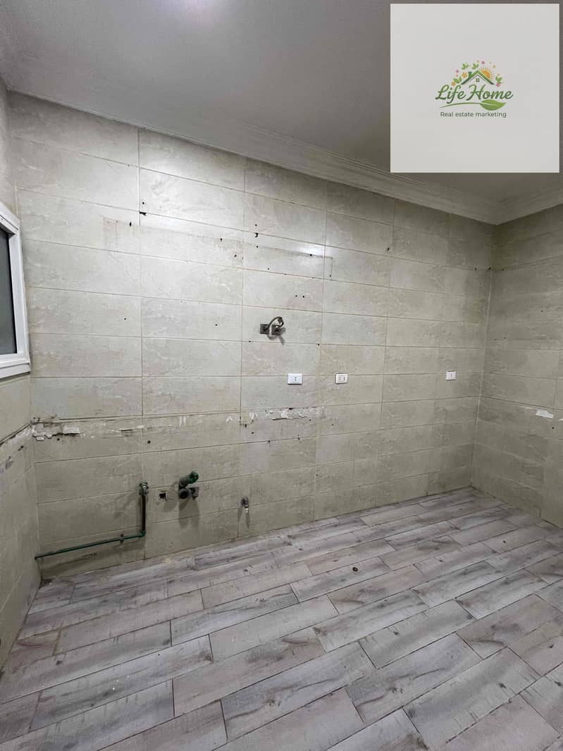 11 79af3e4d-8e77-4c83-a955-6f15902902b8. jpg