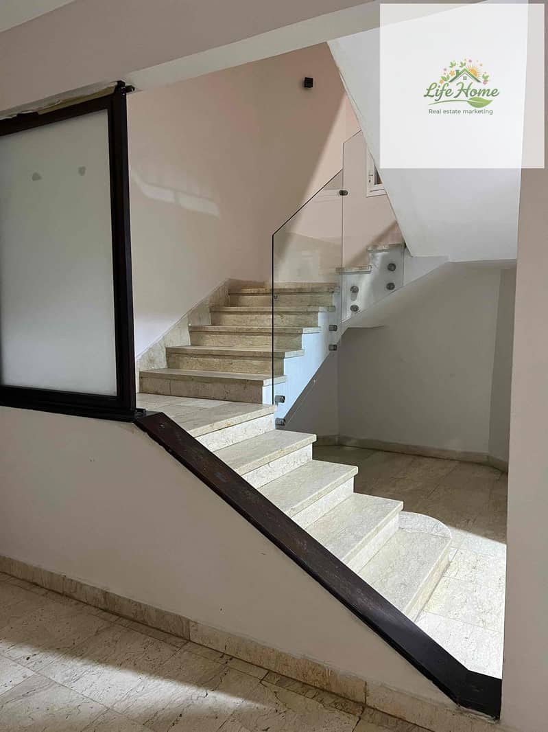 12 1012b068-9a0d-4150-8531-7394ff3fcc0d. jpg