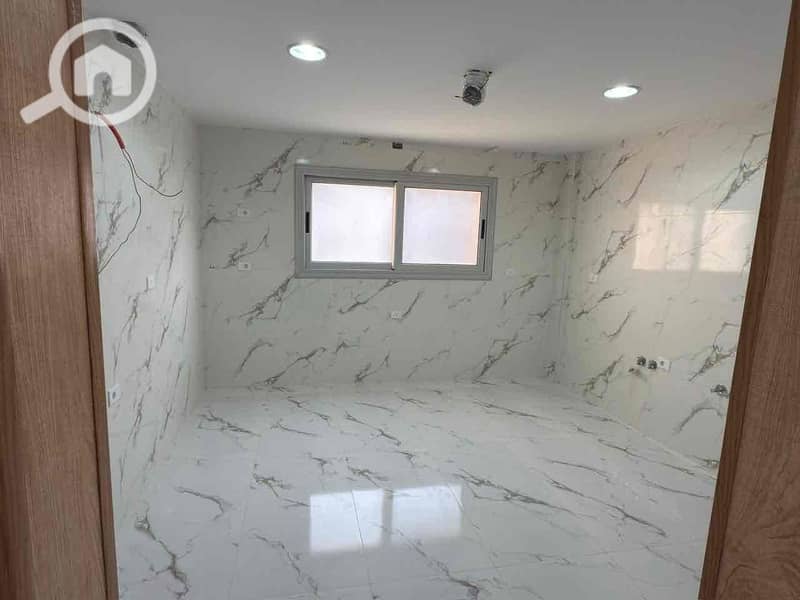 13 a3352534-7f9c-4ff3-bd80-96f2b5c4d09b. jpg