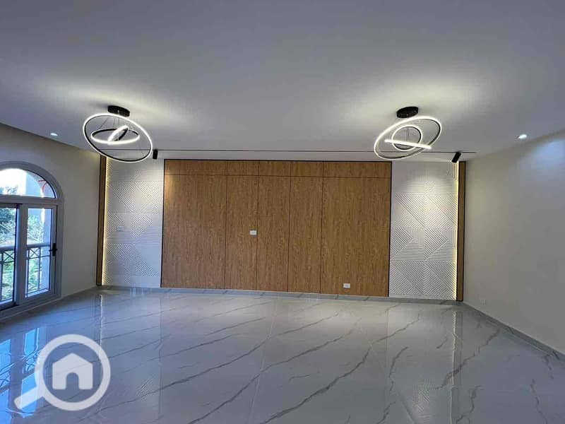 14 77421e7c-16ce-4c11-b090-8b8b16ab079f. jpg