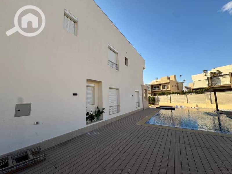 15 3725eaf0-c61c-424c-8be7-37d6018607fd. jpeg