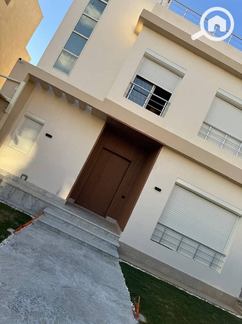 20 328f92a3-dcaf-442c-bc1e-03395544c84e. jpeg