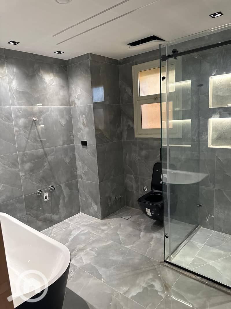 27 8f352605-ea84-4f3a-90a0-15f62cf296be. jpeg