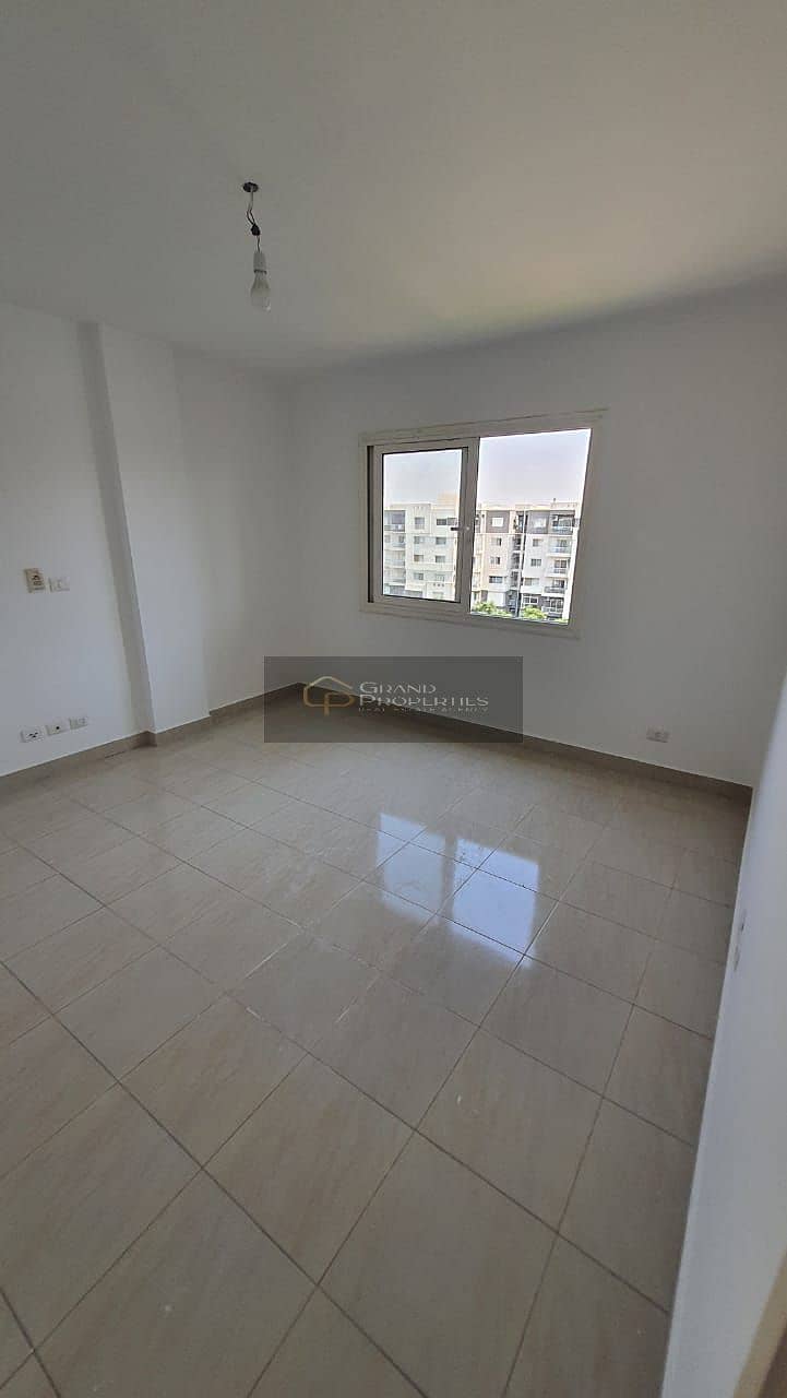 9 b8760b42-cb39-47c6-8df2-5ca6dca618e2. jpg