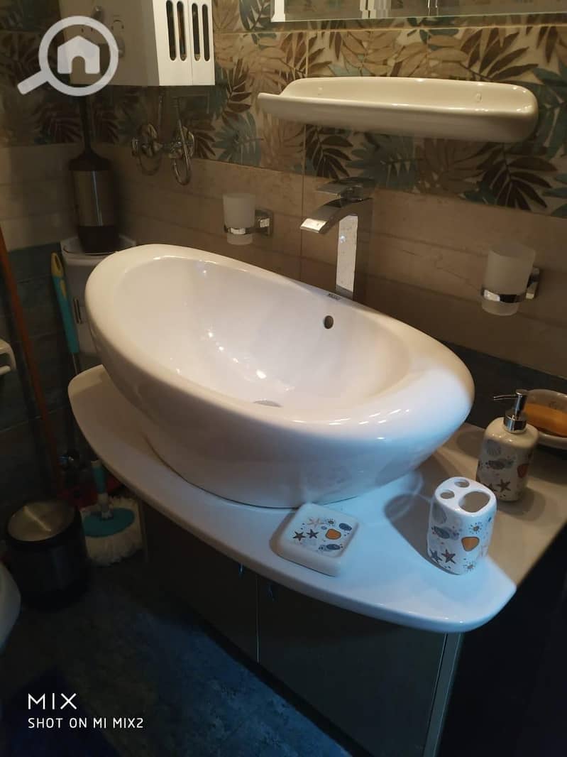 11 d7f51128-d970-4f51-8b71-da59de5de1a7. jpeg