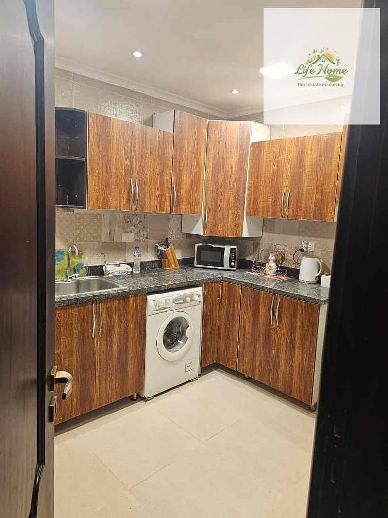 18 1e499f83-31b0-4f6e-8b88-593b9c4fa1ac. jpg