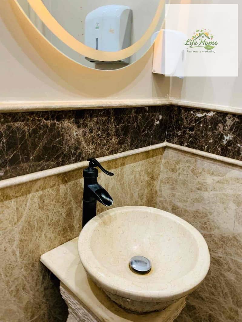 16 04059b2d-814a-4ad3-9f77-5986f66b2967. jpg