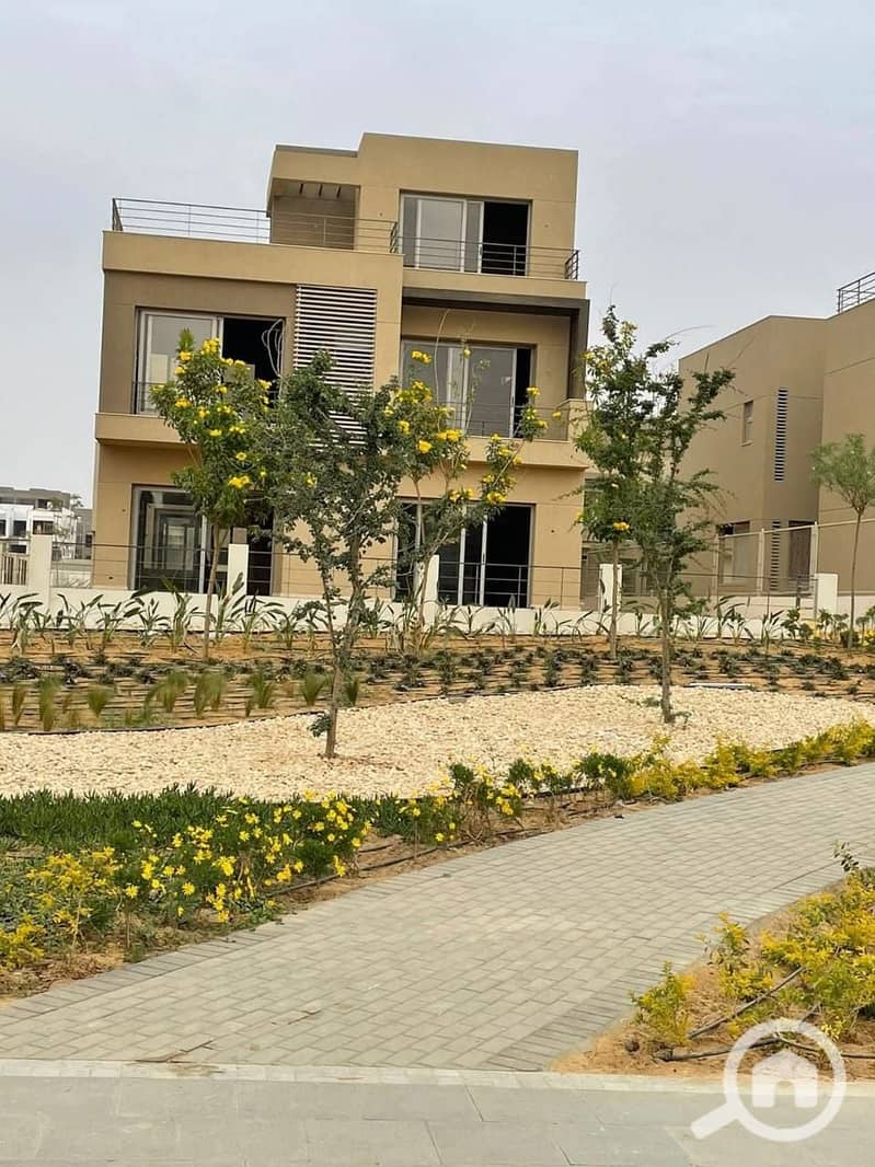 4 WhatsApp Image 2025-09-27 at 20.36. 17_f95ae4c7. jpg