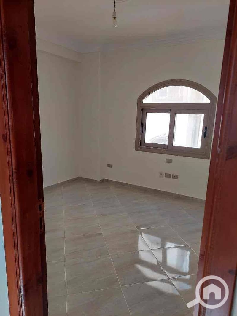 5 410e2dff-f85d-47d2-a290-227115c8db55. jpg