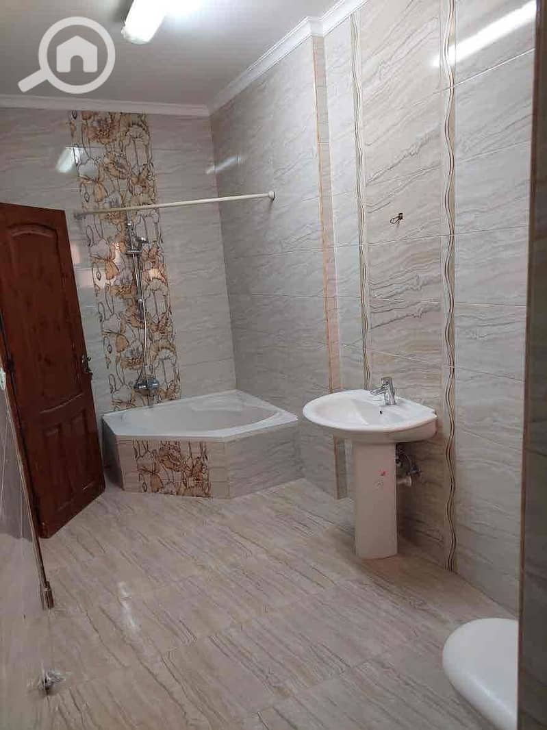 7 7e67b056-0c18-4a70-a779-e73d388f307b. jpg