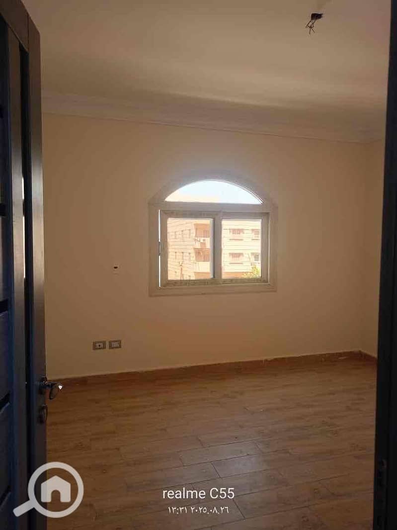 8 d7255f94-48e4-4ed1-b93e-ffbdc2175351. jpg