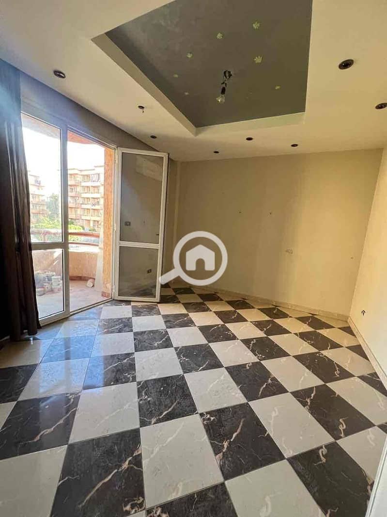 4 9ccf09b9-d327-4842-8581-21314cbd78f8. jpg