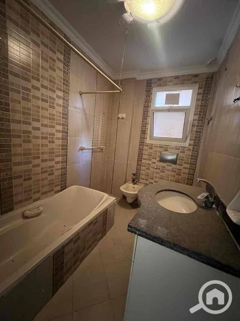 8 c9899fba-56de-4682-9b2e-d90447423178. jpg