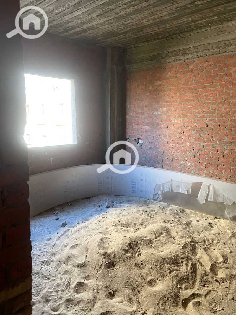 12 LNmdbPFWFq9CR9JTTGwOmPR0pz4JTA0rBUkc2KqF. jpg