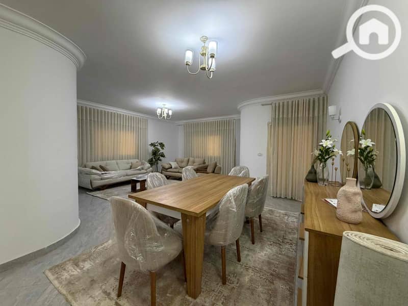 4 b5e4b29f-ec1b-49cd-8672-a28740770d8a. jpg