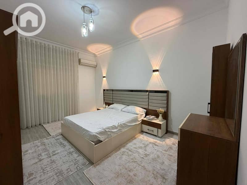 10 940e1a39-f0d7-4e61-8f97-d632868ae23a. jpg