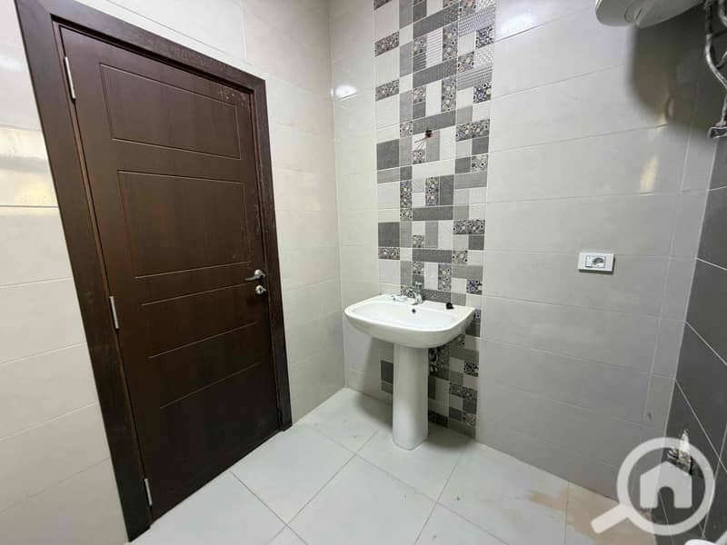 12 2cc6f324-0765-4577-8940-aa6358c5fe26. jpg