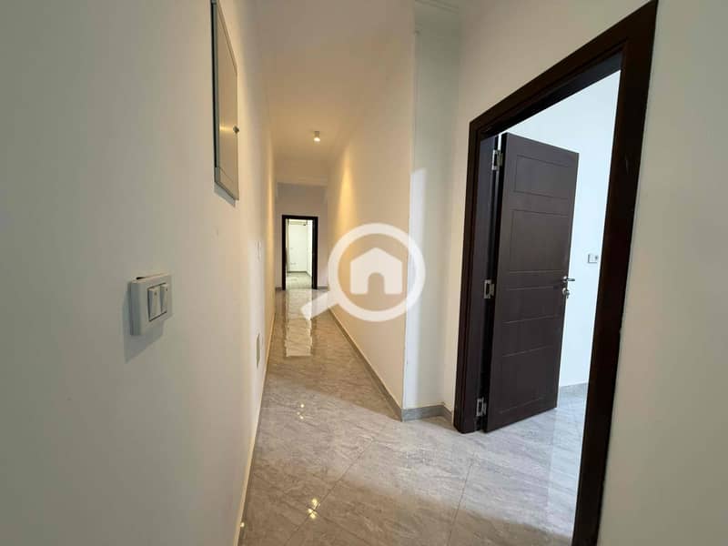 18 b9651cc7-5fcf-4dd3-ae59-68c069d58ebb. jpg