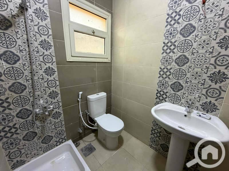 27 487dc458-bae8-4d82-8d7e-cb85d0aefbf7. jpg