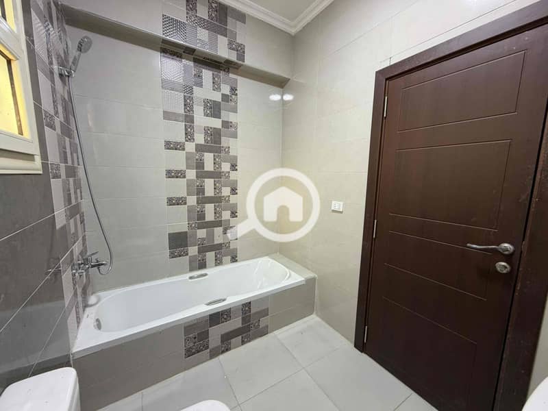 28 4ede7db7-c68c-41fb-96ba-ca40d68e9a32. jpg