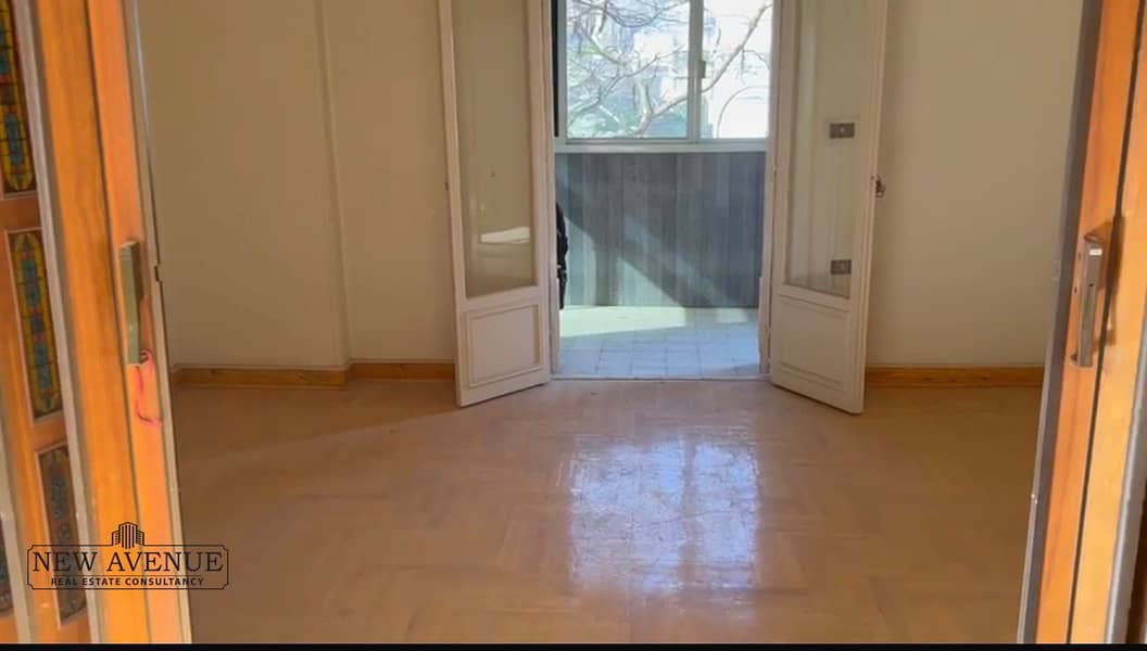 8 b902bc4a-179d-48ad-8df3-a72b18008f90. jpg