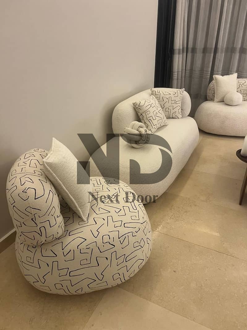 11 692459886909a_3. jpg