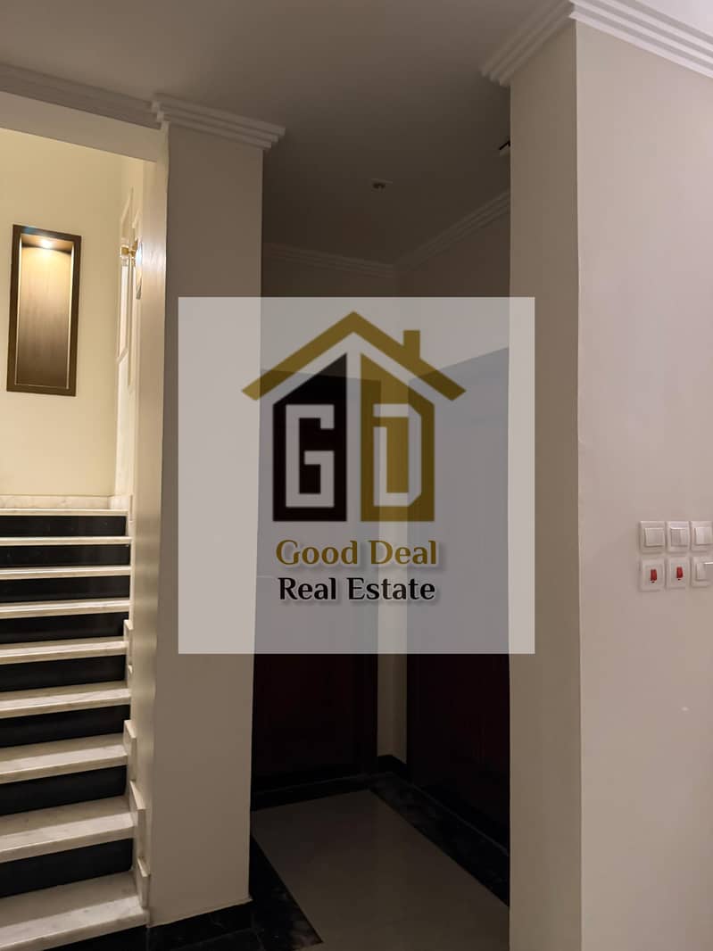 12 0815e9bd-7dd2-4d9e-b917-cbddc05a4a11. jpg