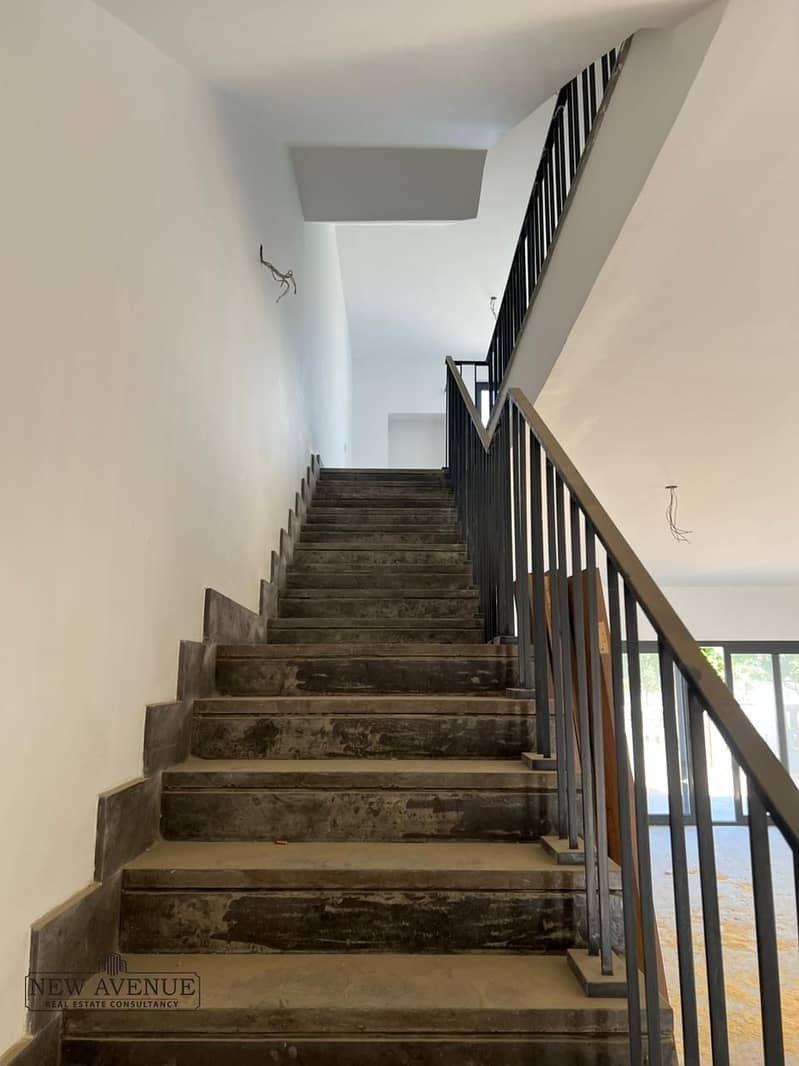 6 5e8ae081-137d-4dfd-8ac5-07f296d63ece. jpg