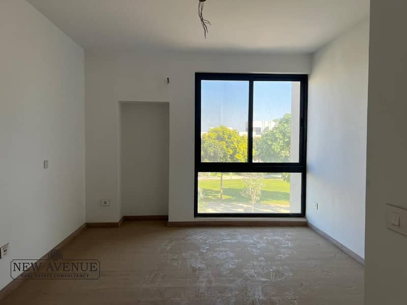 10 6324e651-de4c-4c5c-83fc-dd27fc8a0fae. jpg