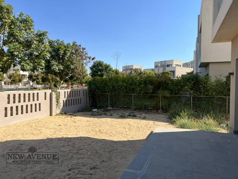 2 cd2700e6-5eb6-42a5-b99b-152fd4e8ddf8. jpg