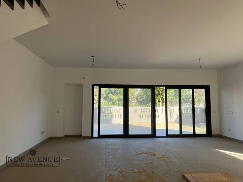 15 f21e86fa-5714-49bd-ad4d-1515bf1ce6dc. jpg