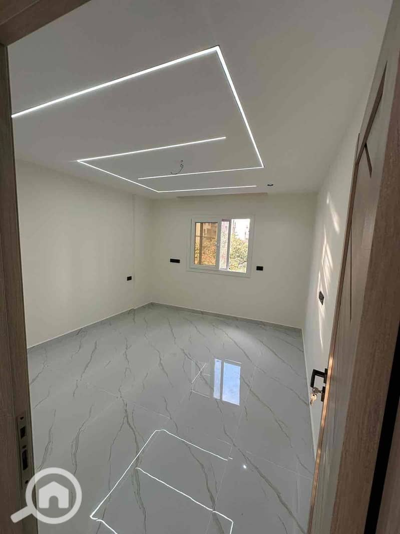 4 ec86d90d-8bd9-4c35-b435-e4cb06769a41. jpg