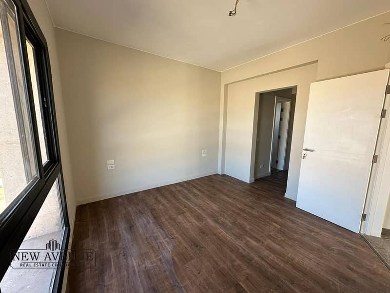 4 9c324a6a-ef76-4dfe-b056-d53ecb0898bb. jpg